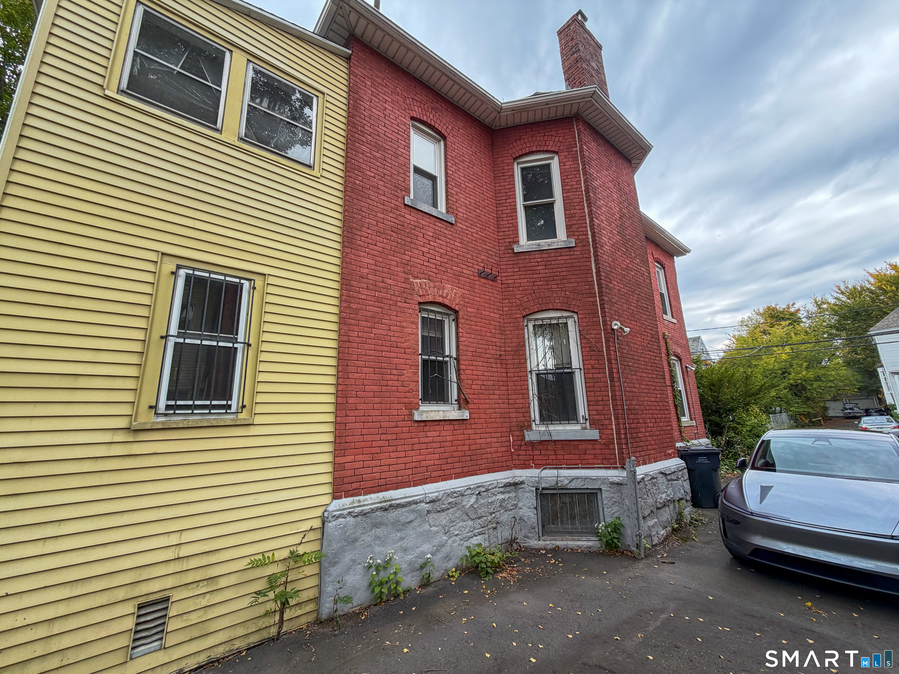 21 Annawan Street Hartford CT 06114