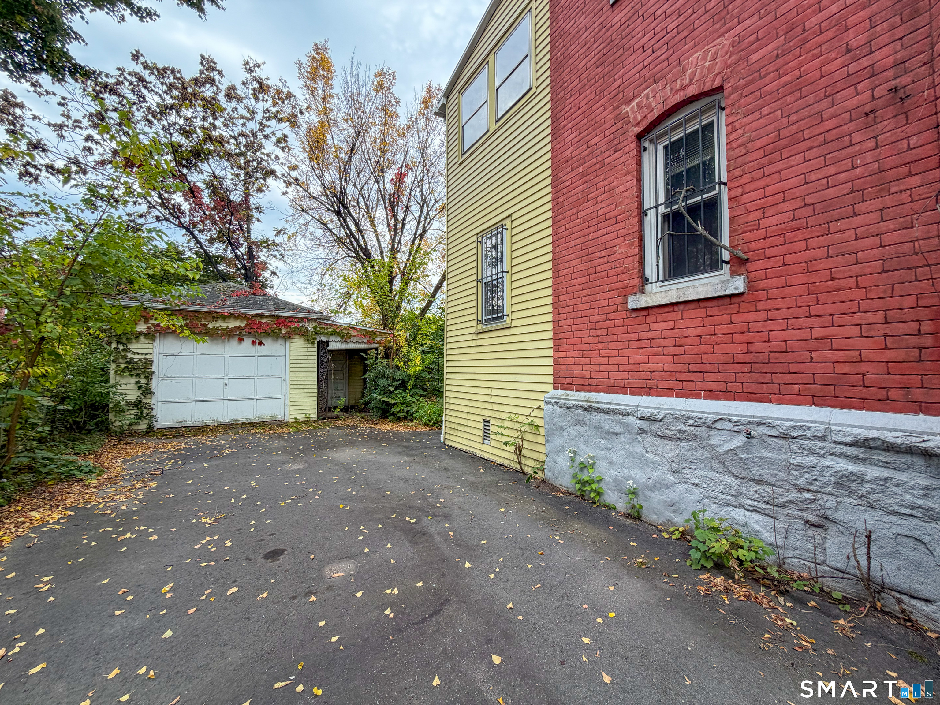 21 Annawan Street Hartford CT 06114