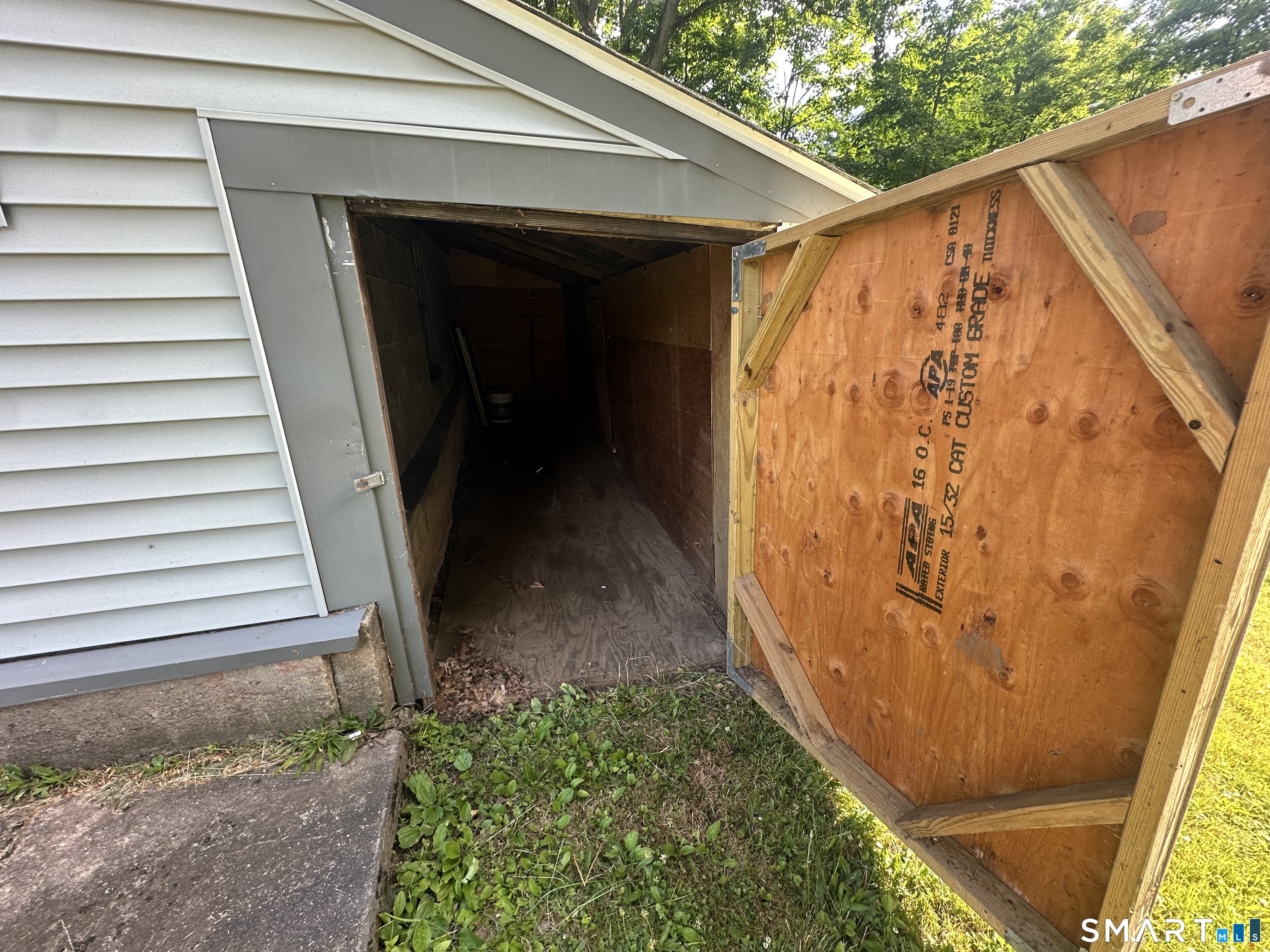 634 East North Street Suffield CT 06078