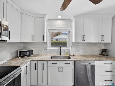 5 Oak Road Waterford CT 06385