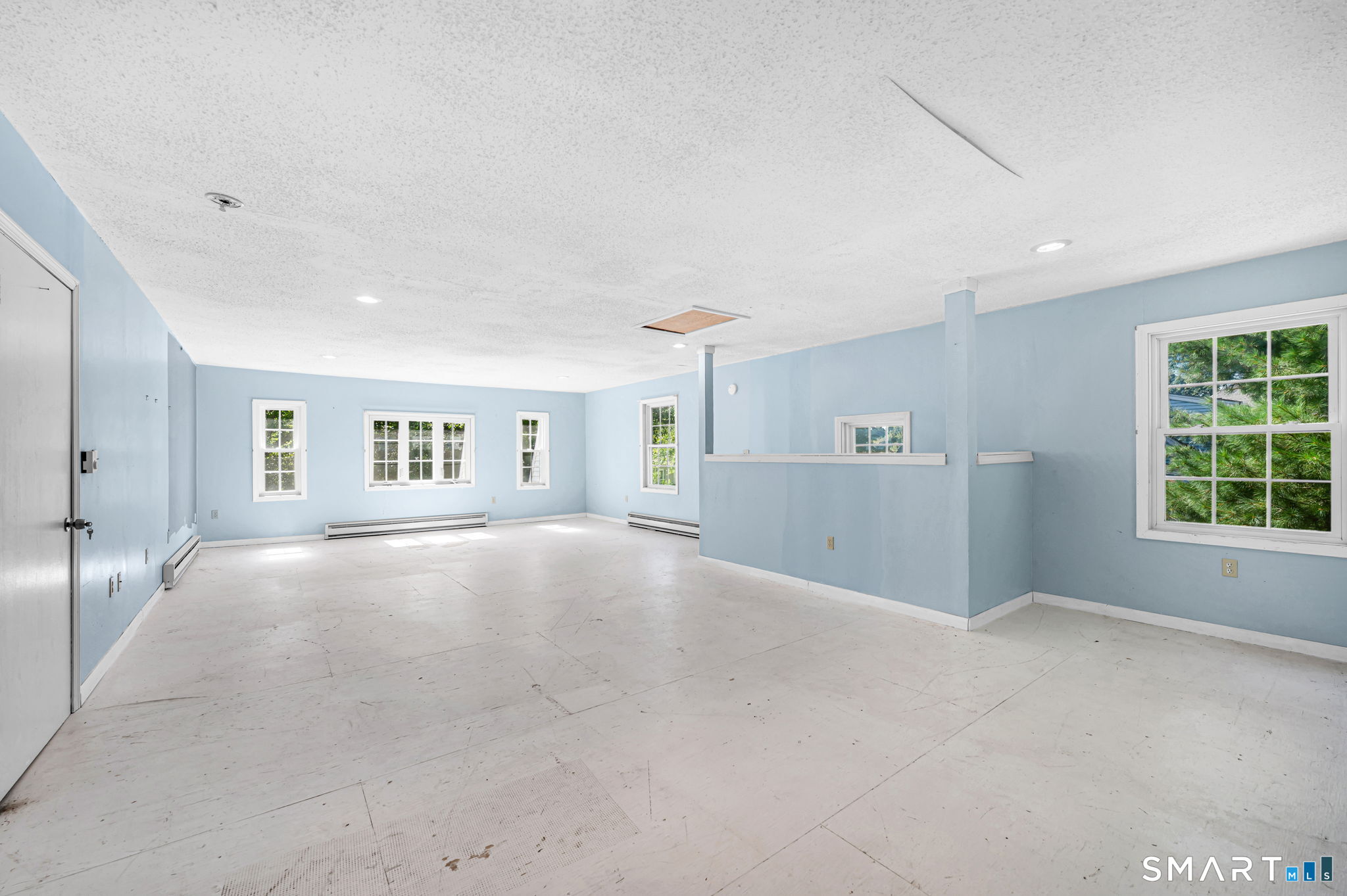 8 Crescent Beach Drive Enfield CT 06082