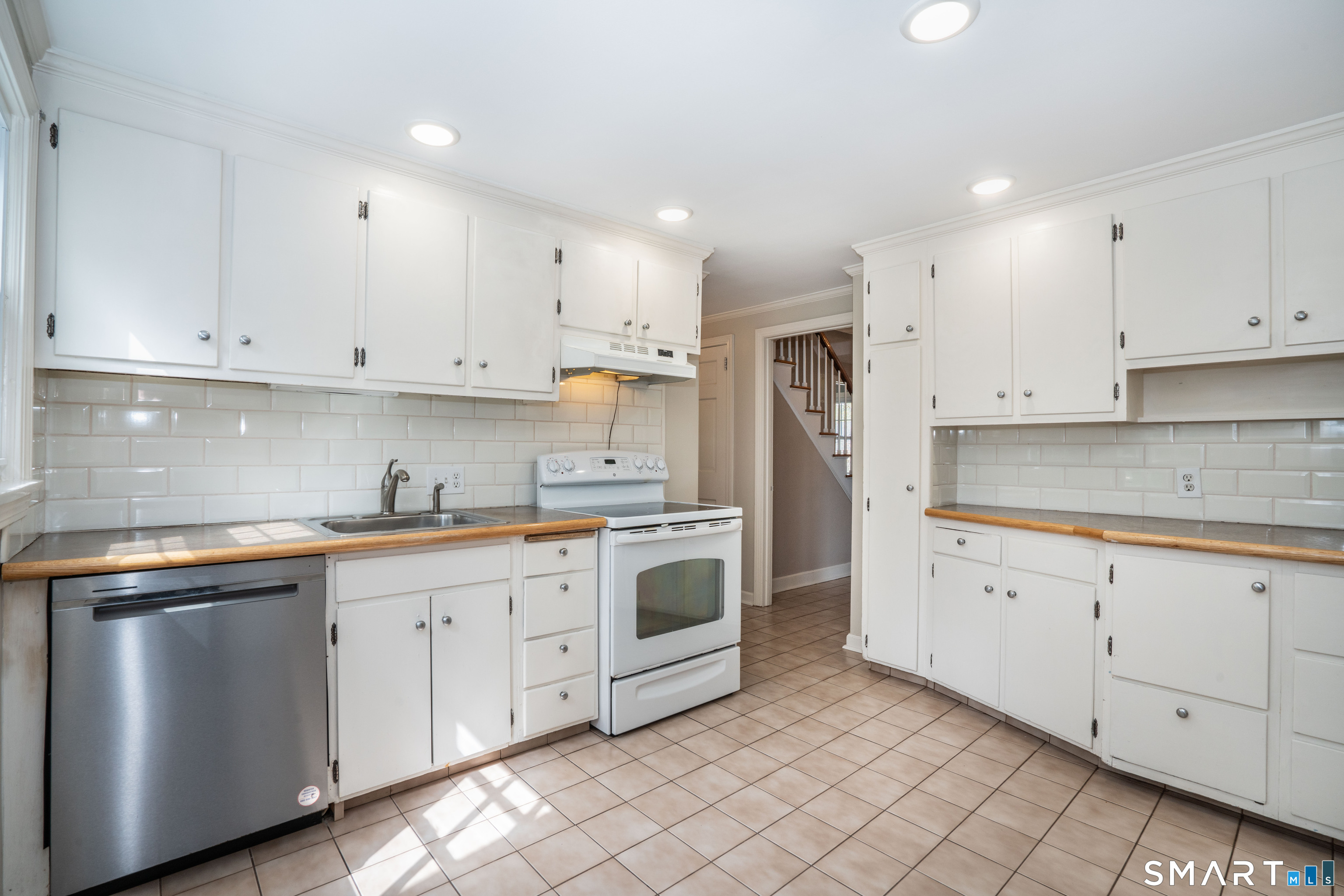 49 Foxridge Road West Hartford CT 06107