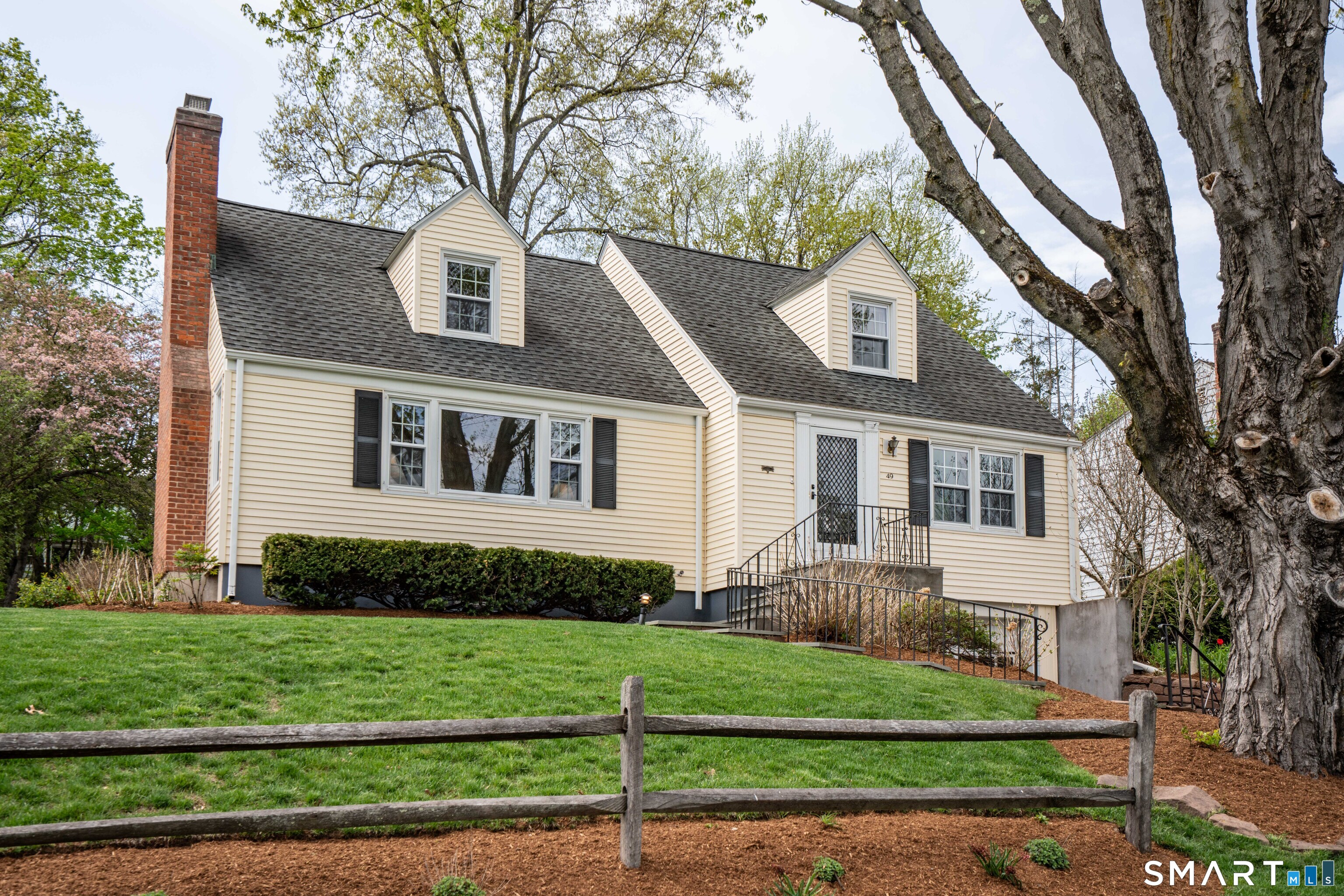 49 Foxridge Road West Hartford CT 06107