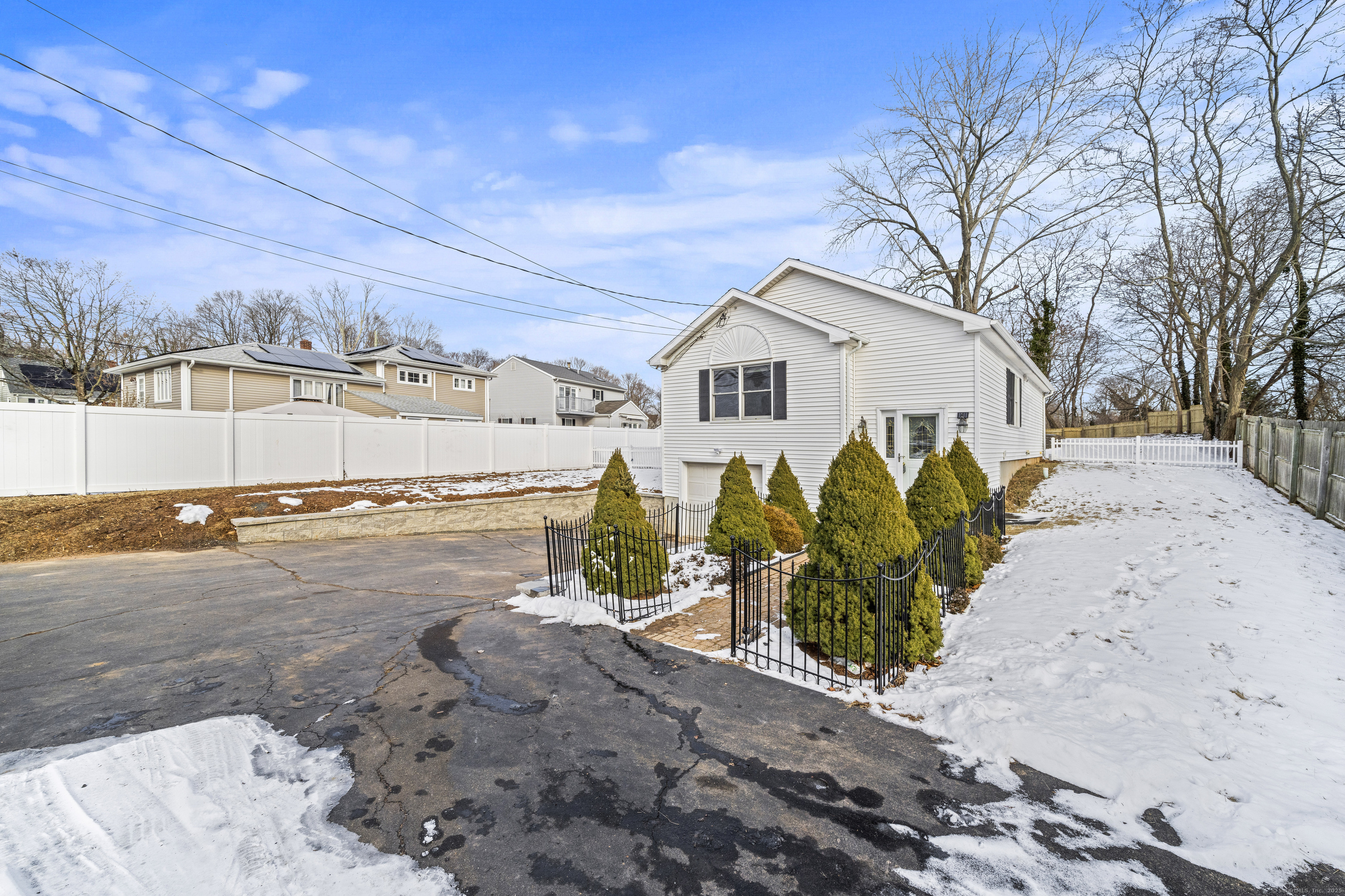 28 Short Beach Road Branford CT 06405