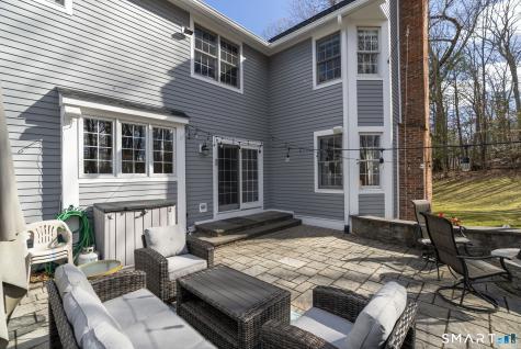 76 Lofgren Road Avon CT 06001