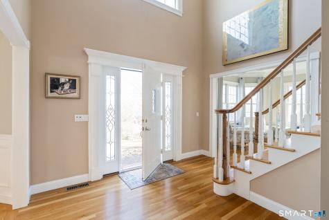 76 Lofgren Road Avon CT 06001