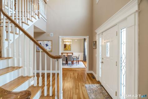 76 Lofgren Road Avon CT 06001