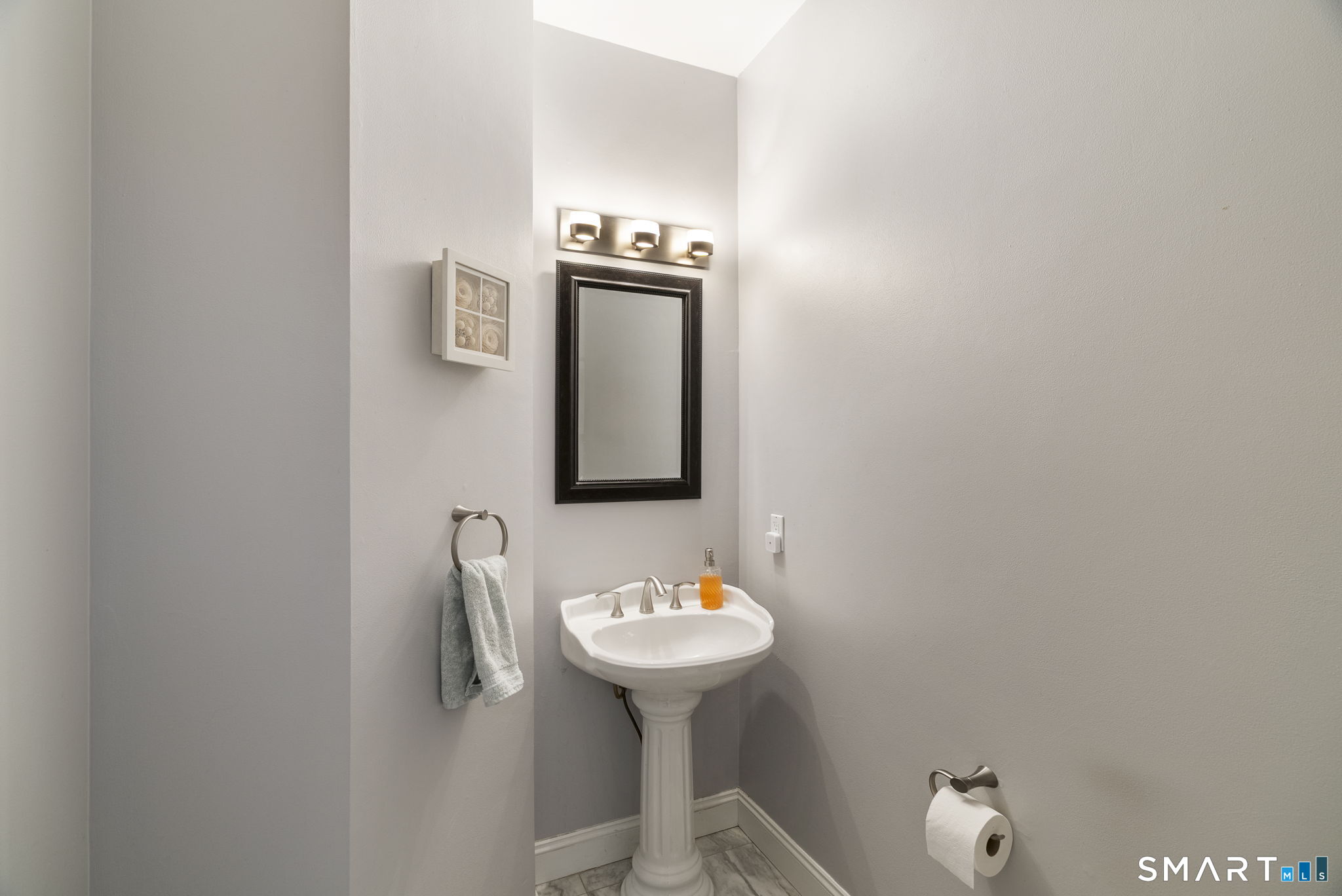 76 Lofgren Road Avon CT 06001