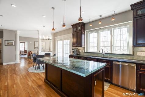 76 Lofgren Road Avon CT 06001