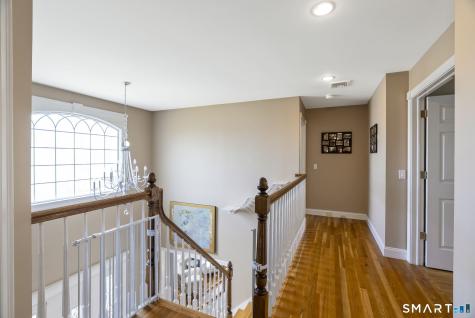76 Lofgren Road Avon CT 06001
