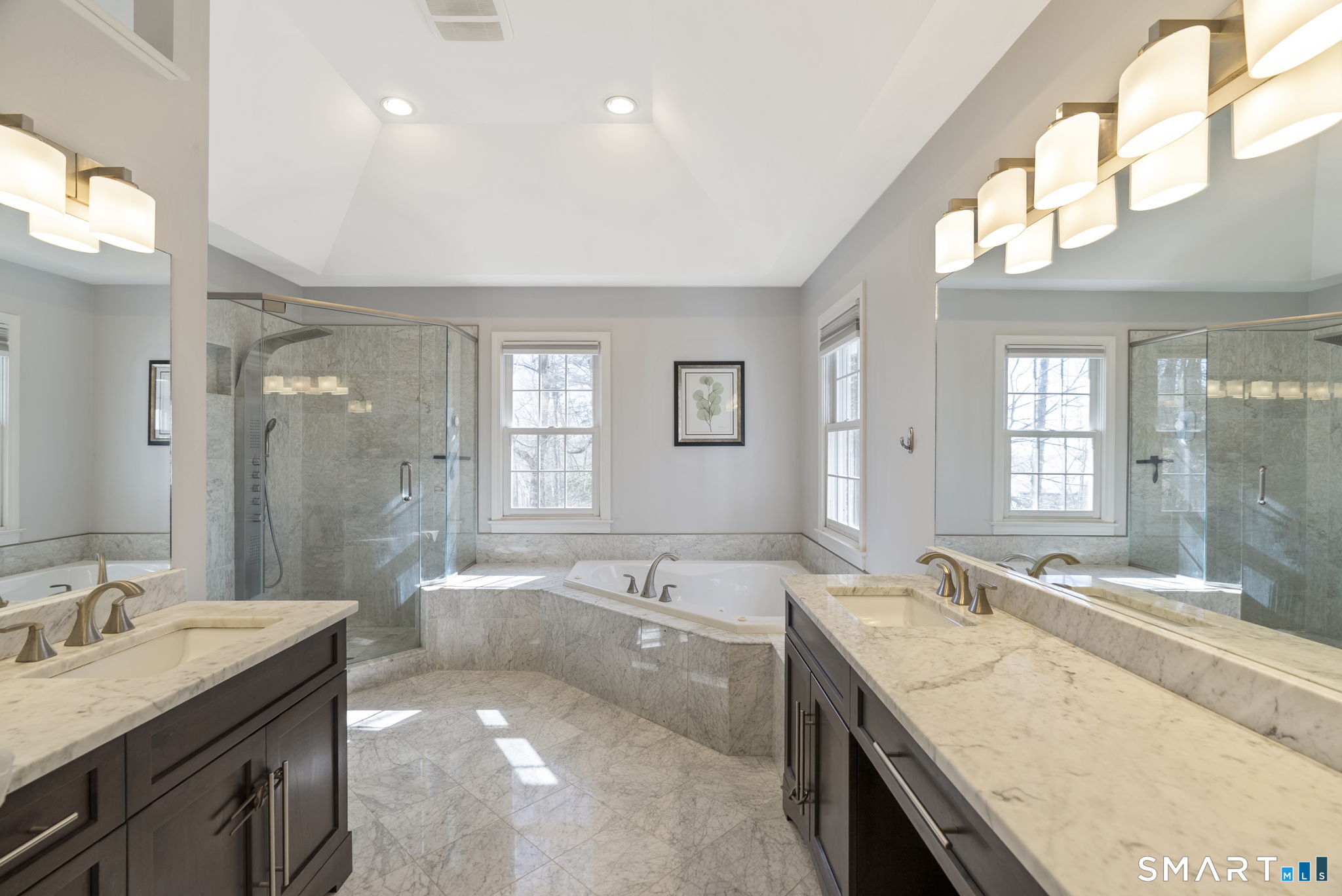 76 Lofgren Road Avon CT 06001
