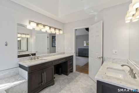 76 Lofgren Road Avon CT 06001