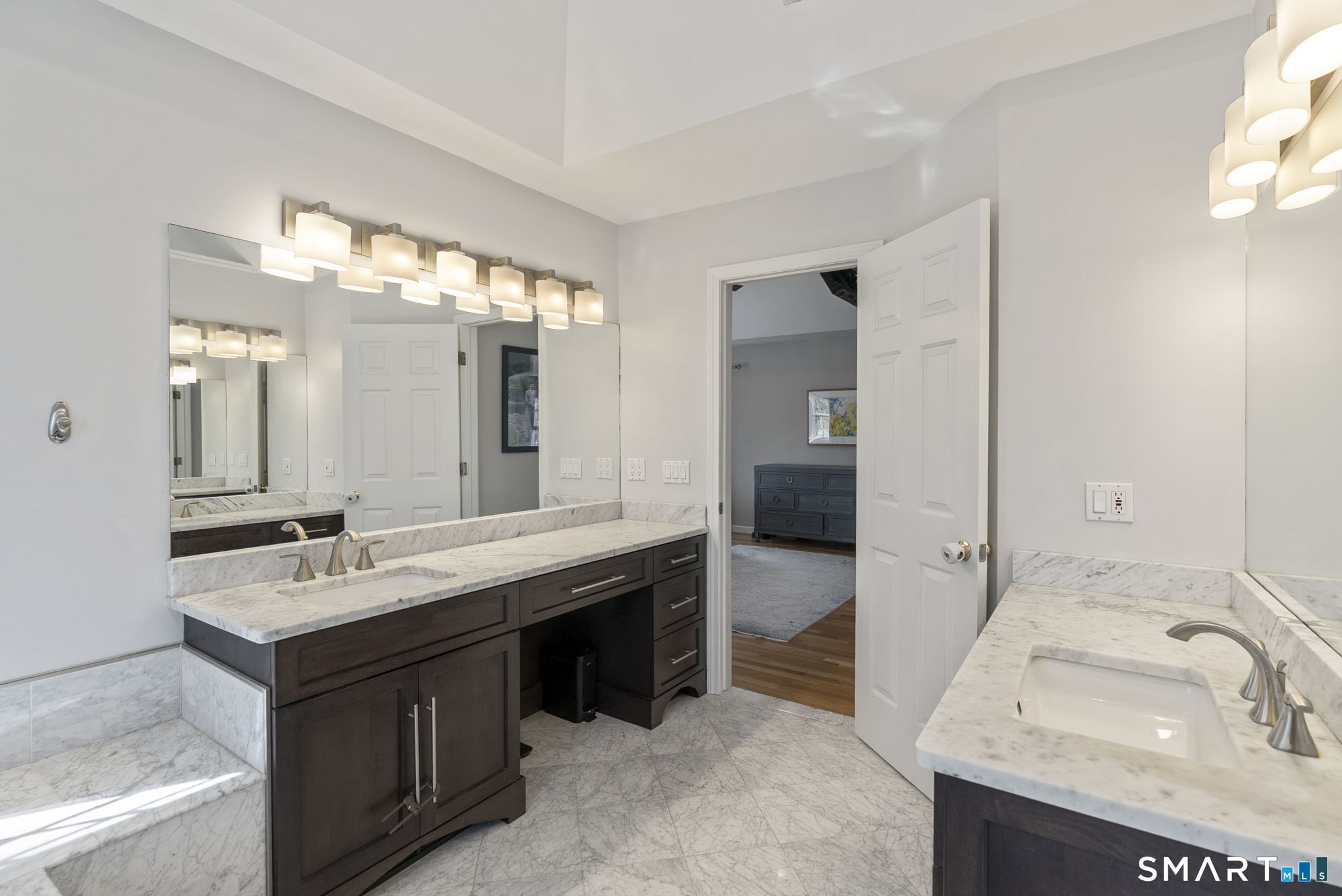 76 Lofgren Road Avon CT 06001