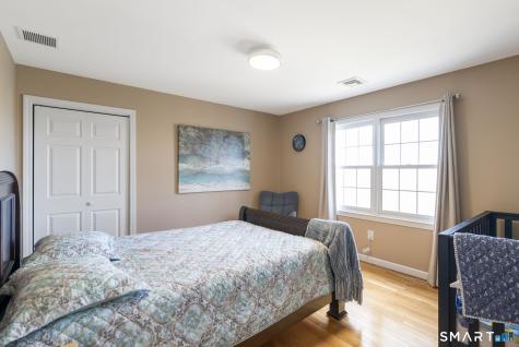 76 Lofgren Road Avon CT 06001