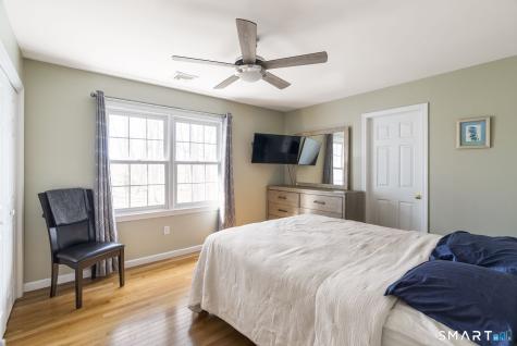 76 Lofgren Road Avon CT 06001
