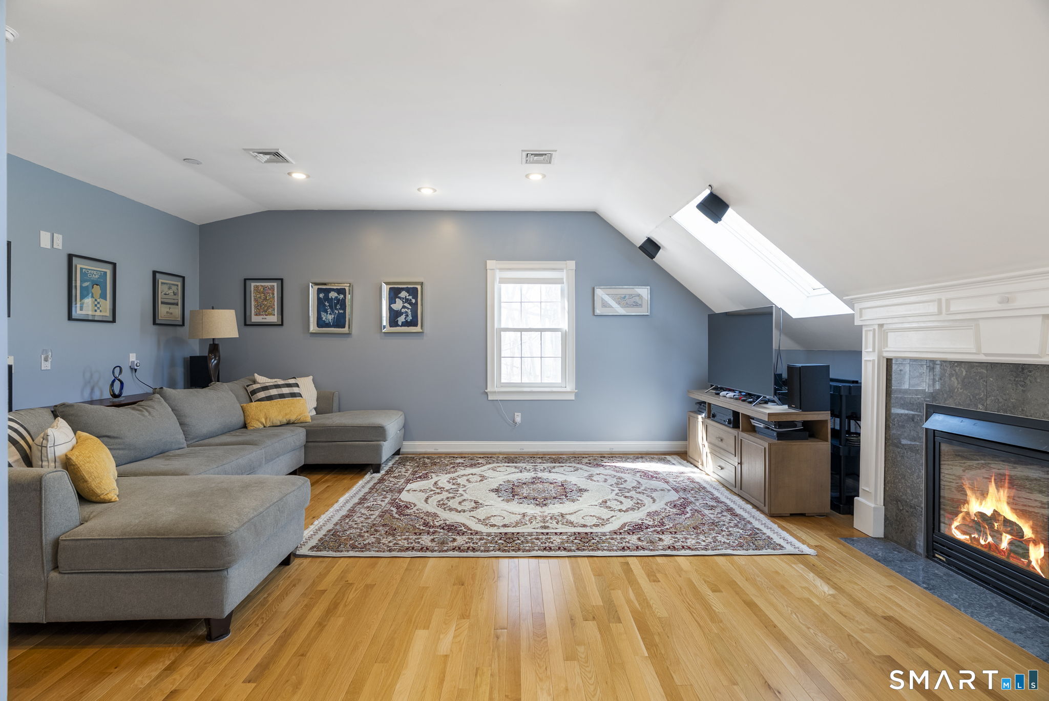 76 Lofgren Road Avon CT 06001