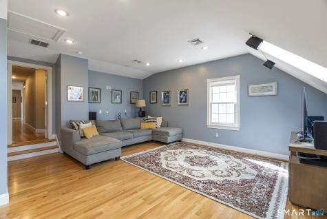 76 Lofgren Road Avon CT 06001