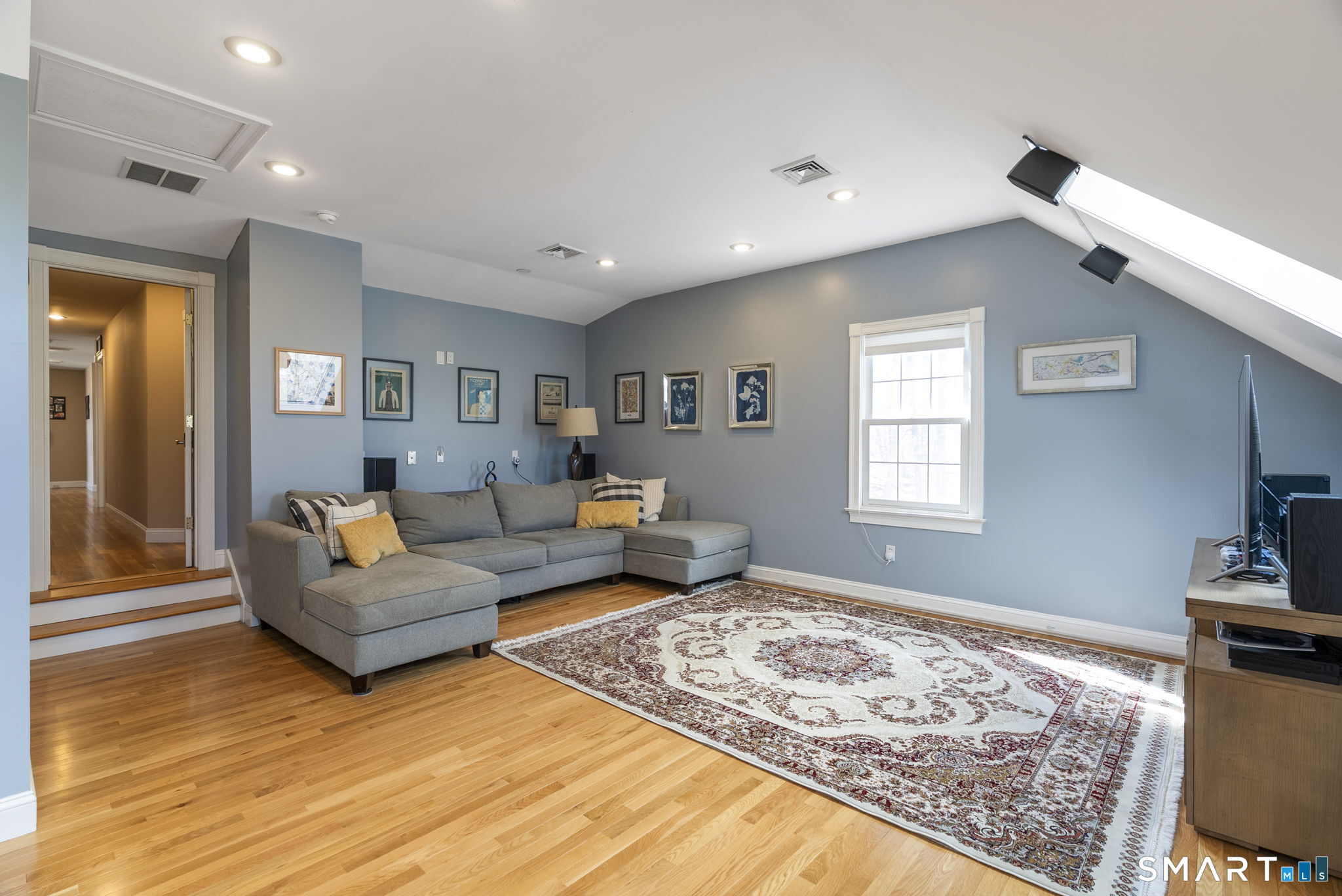 76 Lofgren Road Avon CT 06001