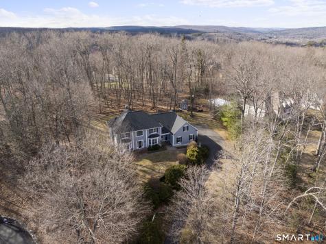 76 Lofgren Road Avon CT 06001