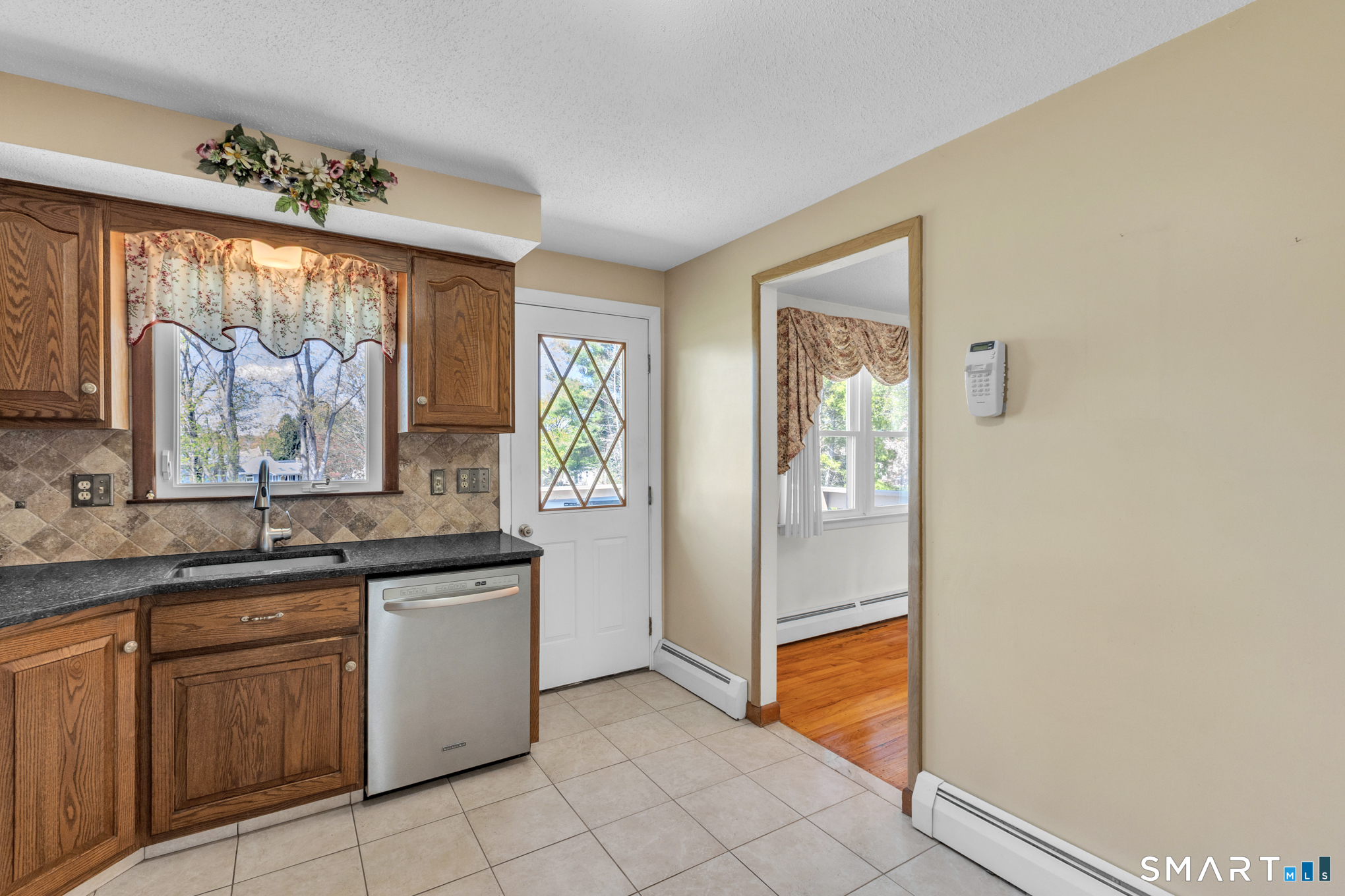 35 Puritan Lane Newington CT 06111