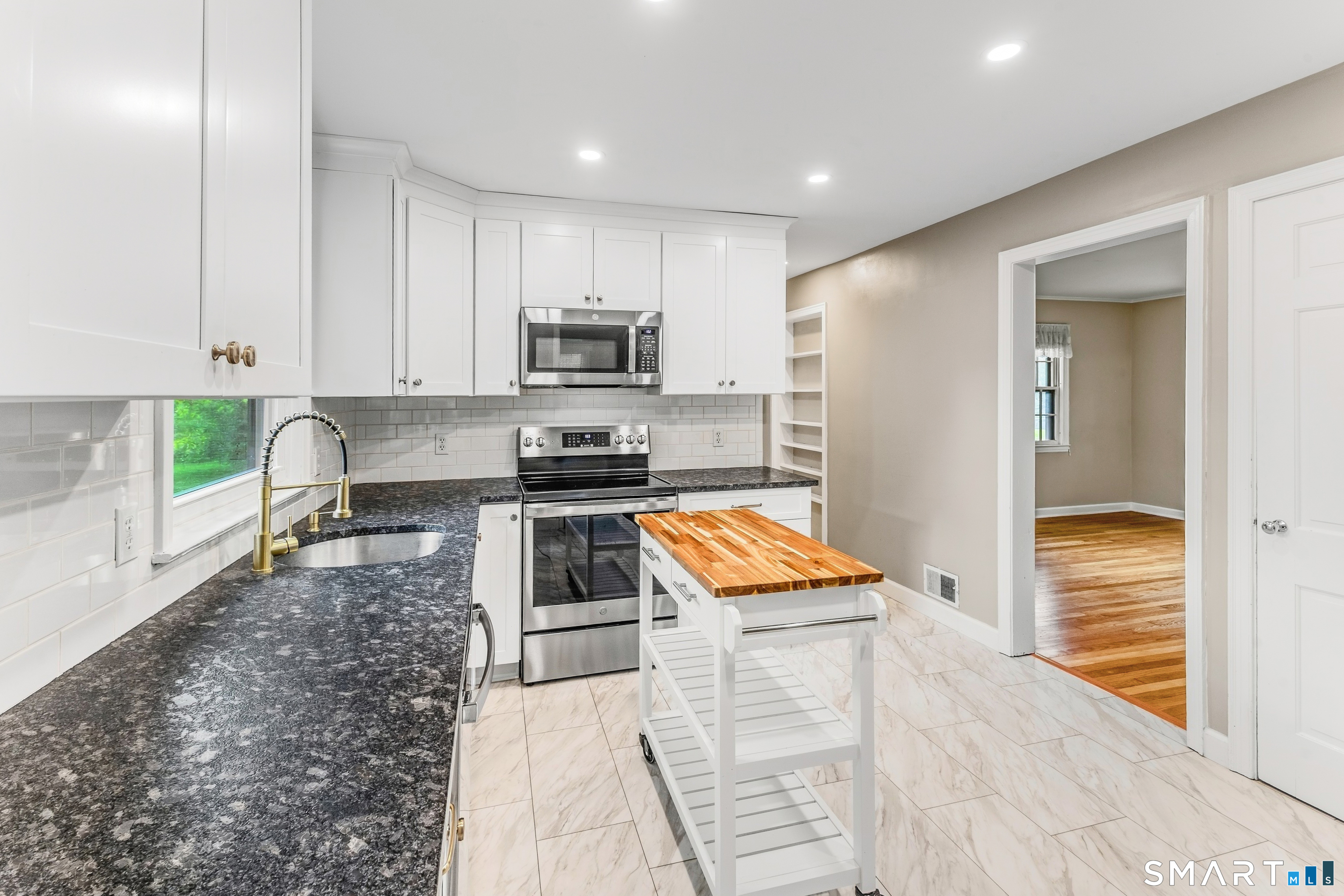 375 Allen Avenue Meriden CT 06451