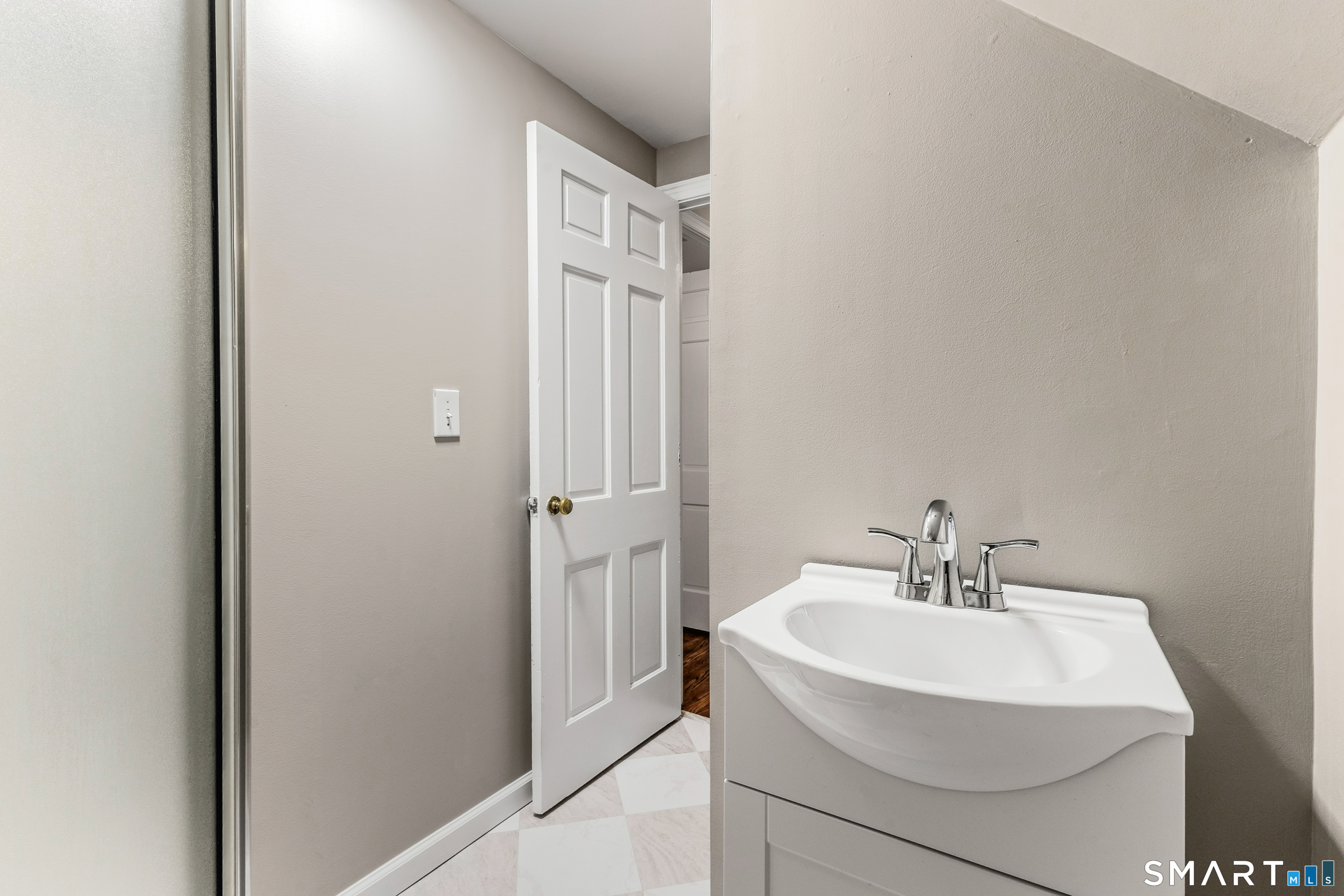 375 Allen Avenue Meriden CT 06451