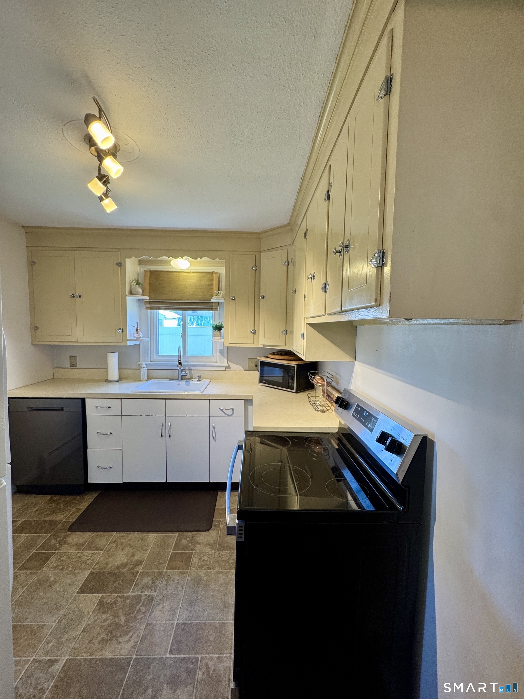6 Francis Avenue Enfield CT 06082