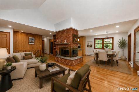 32 Hallsey Lane Woodbridge CT 06525