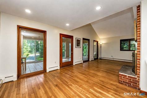 32 Hallsey Lane Woodbridge CT 06525