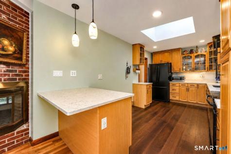 32 Hallsey Lane Woodbridge CT 06525