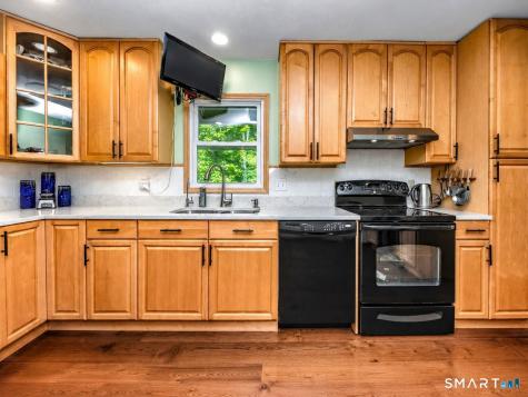 32 Hallsey Lane Woodbridge CT 06525