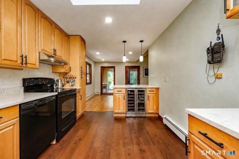32 Hallsey Lane Woodbridge CT 06525