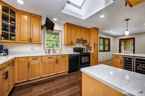 32 Hallsey Lane Woodbridge CT 06525