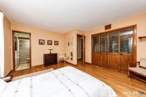 32 Hallsey Lane Woodbridge CT 06525