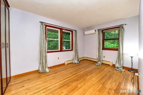 32 Hallsey Lane Woodbridge CT 06525