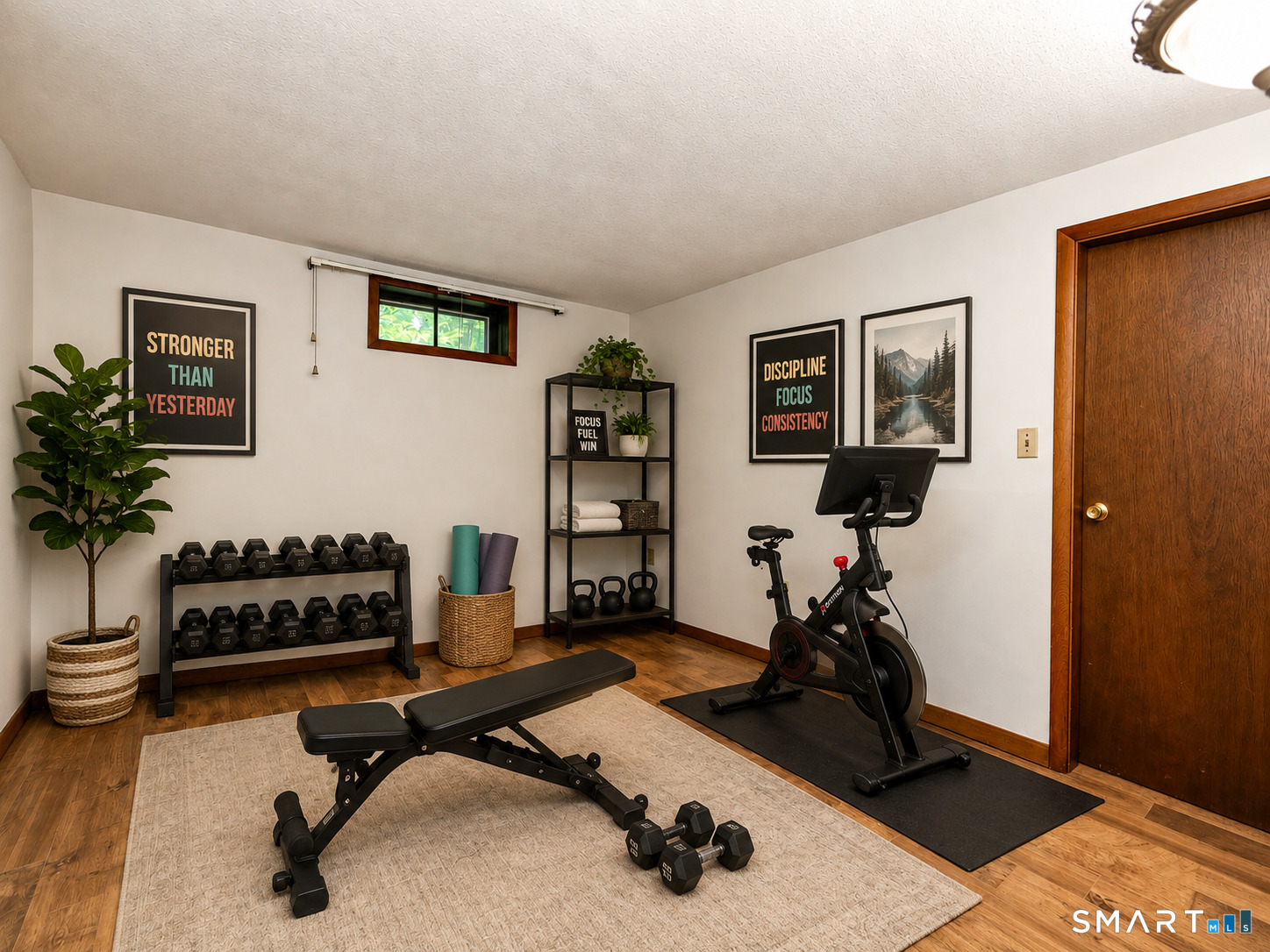 32 Hallsey Lane Woodbridge CT 06525