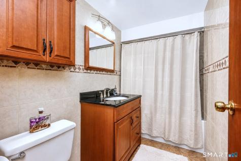 32 Hallsey Lane Woodbridge CT 06525