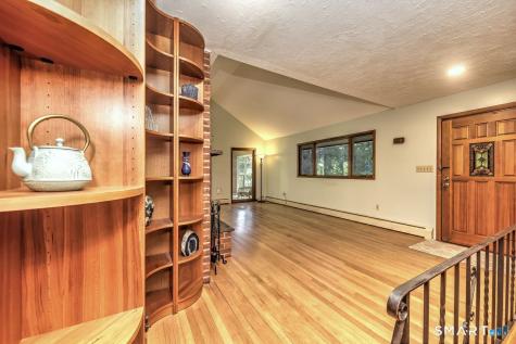 32 Hallsey Lane Woodbridge CT 06525