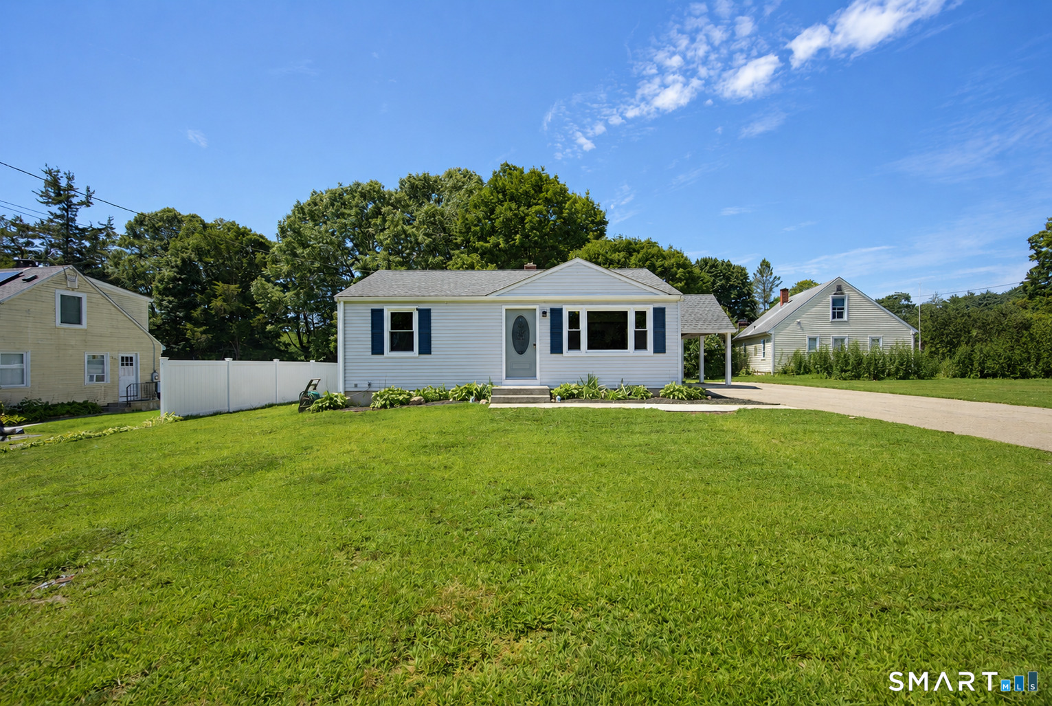 8 Cedar Drive North Stonington CT 06359