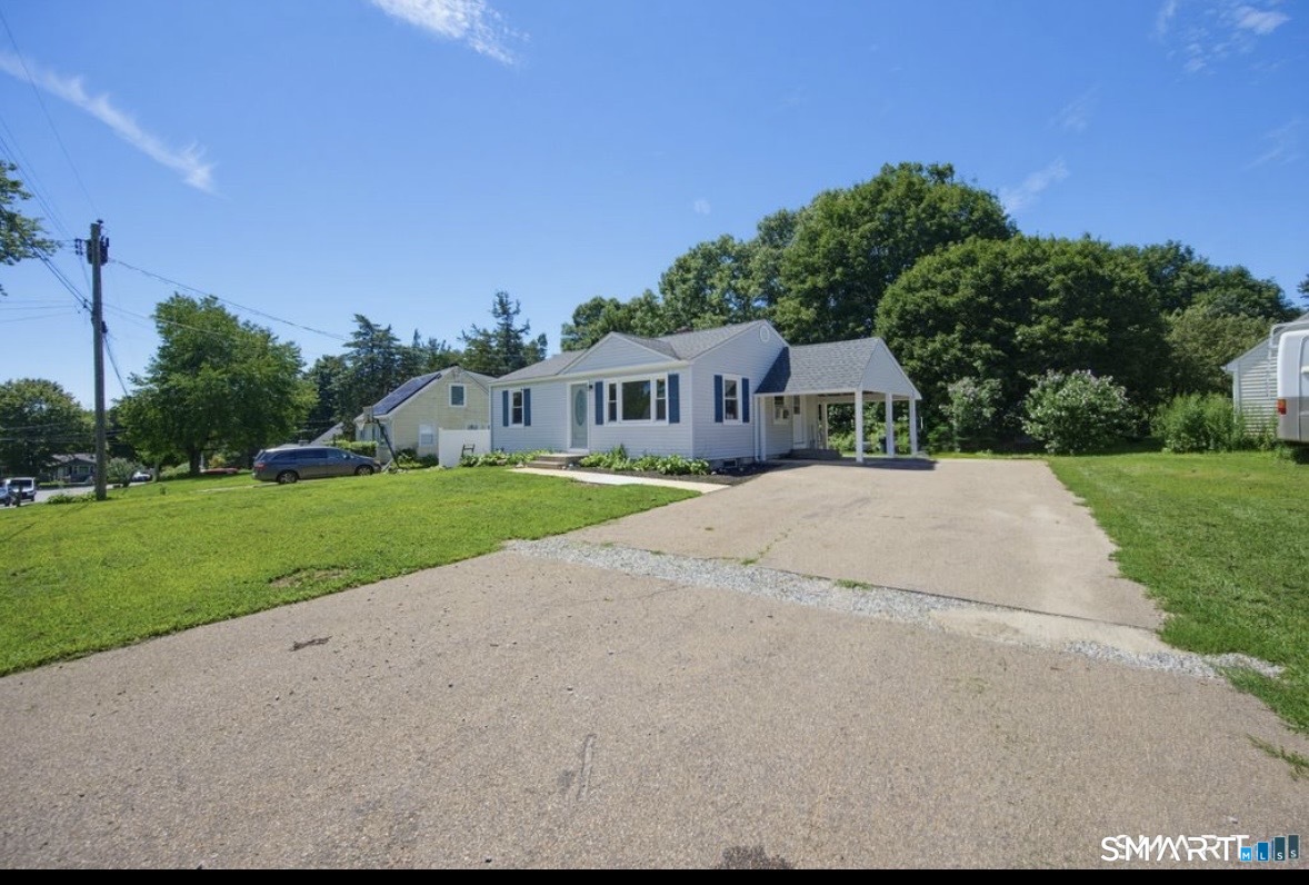 8 Cedar Drive North Stonington CT 06359