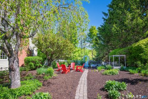 9 Schoolhouse Place Ridgefield CT 06877