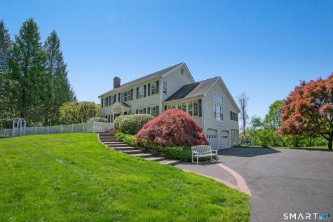 9 Schoolhouse Place Ridgefield CT 06877