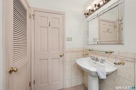 59 Friar Lane Trumbull CT 06611