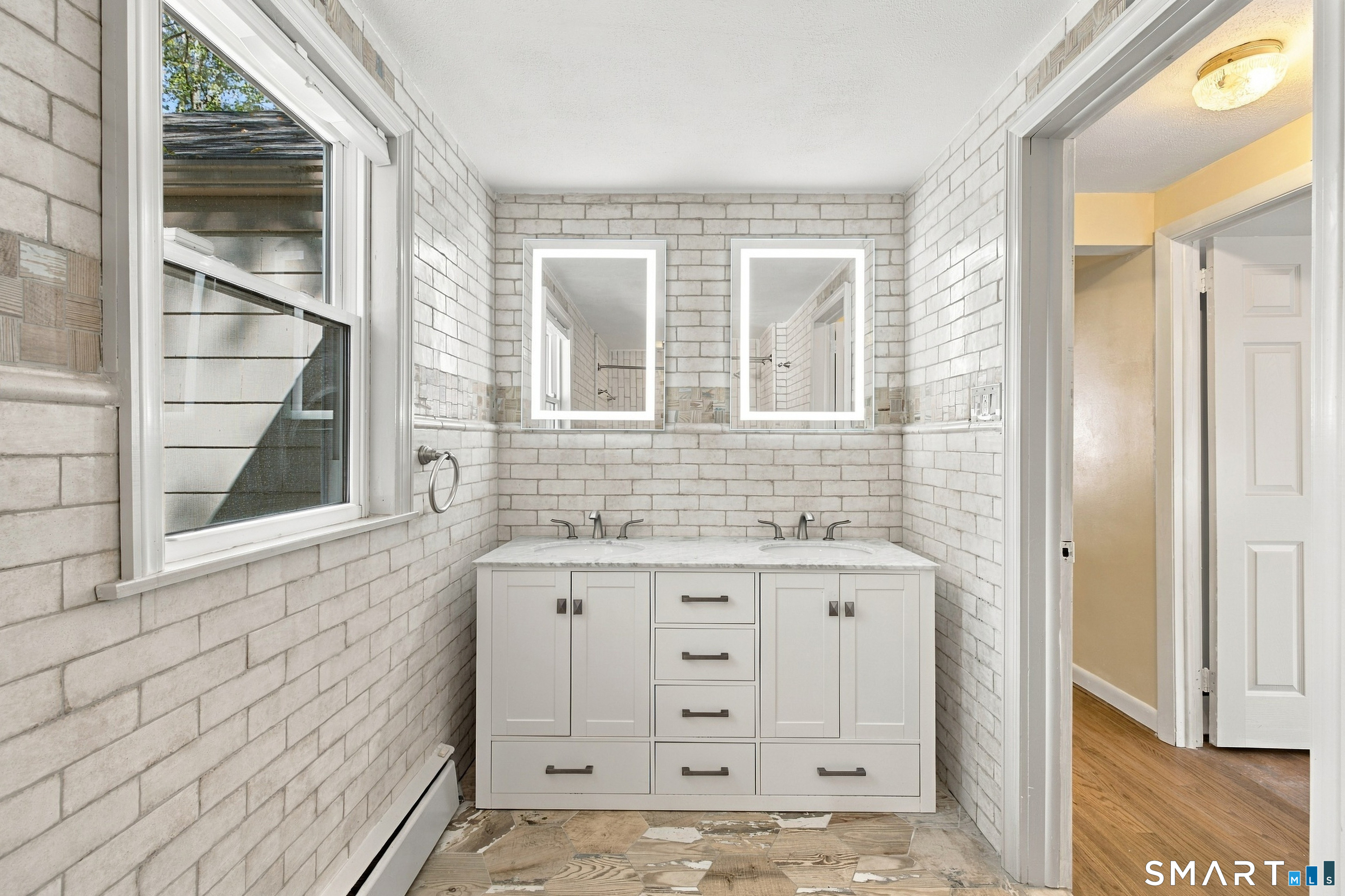 24 Stoneham Drive West Hartford CT 06117
