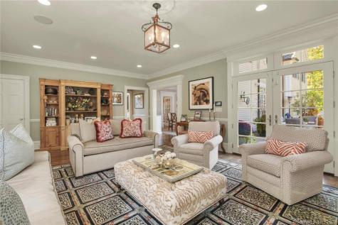 1343 Smith Ridge Road New Canaan CT 06840