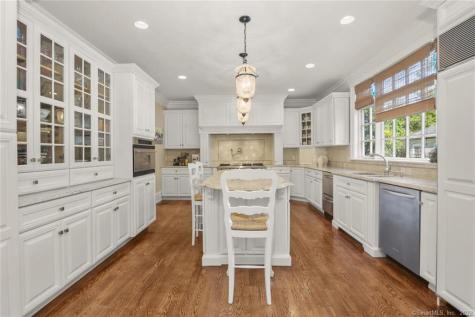 1343 Smith Ridge Road New Canaan CT 06840