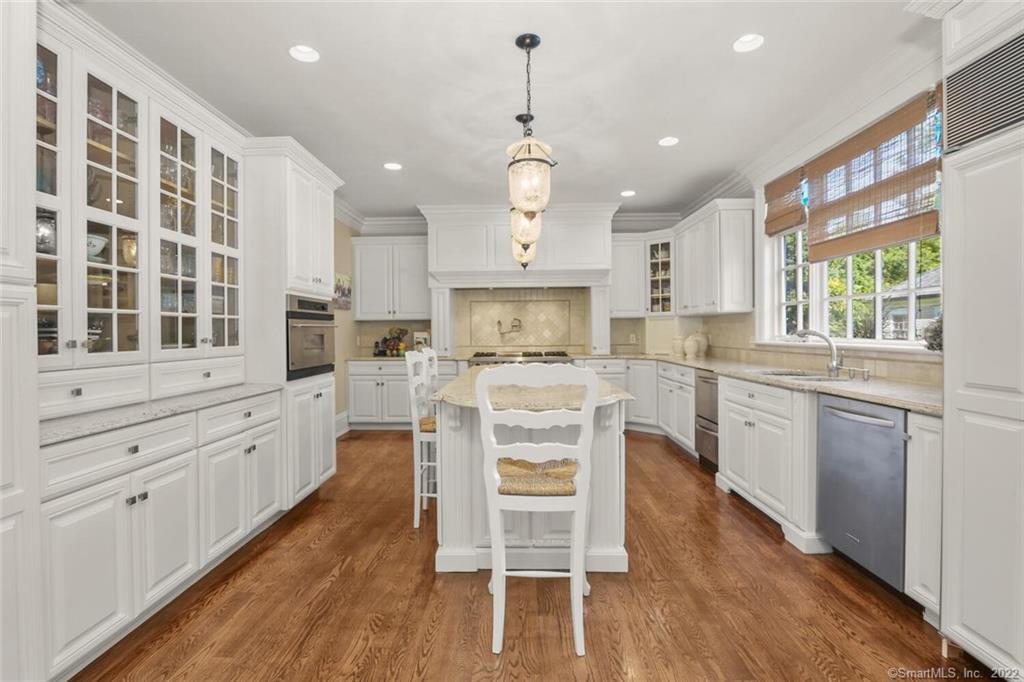 1343 Smith Ridge Road New Canaan CT 06840