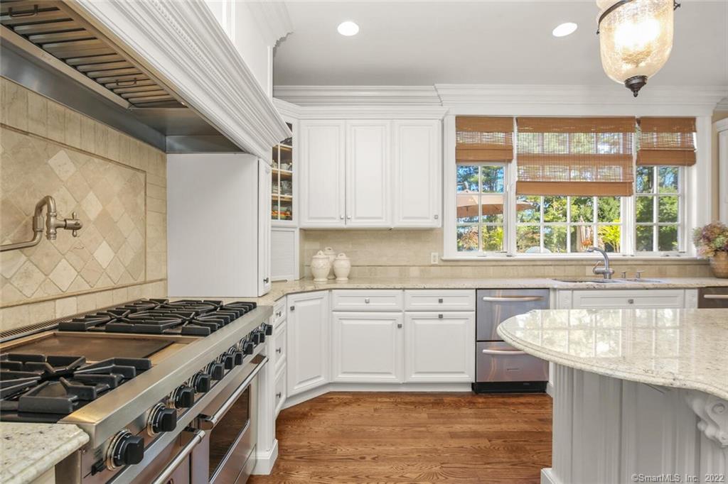 1343 Smith Ridge Road New Canaan CT 06840