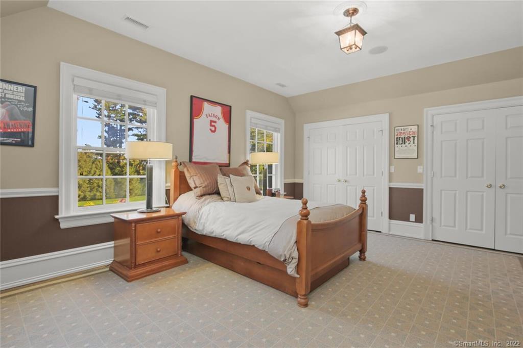 1343 Smith Ridge Road New Canaan CT 06840