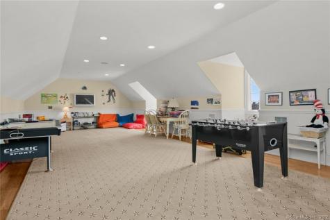 1343 Smith Ridge Road New Canaan CT 06840